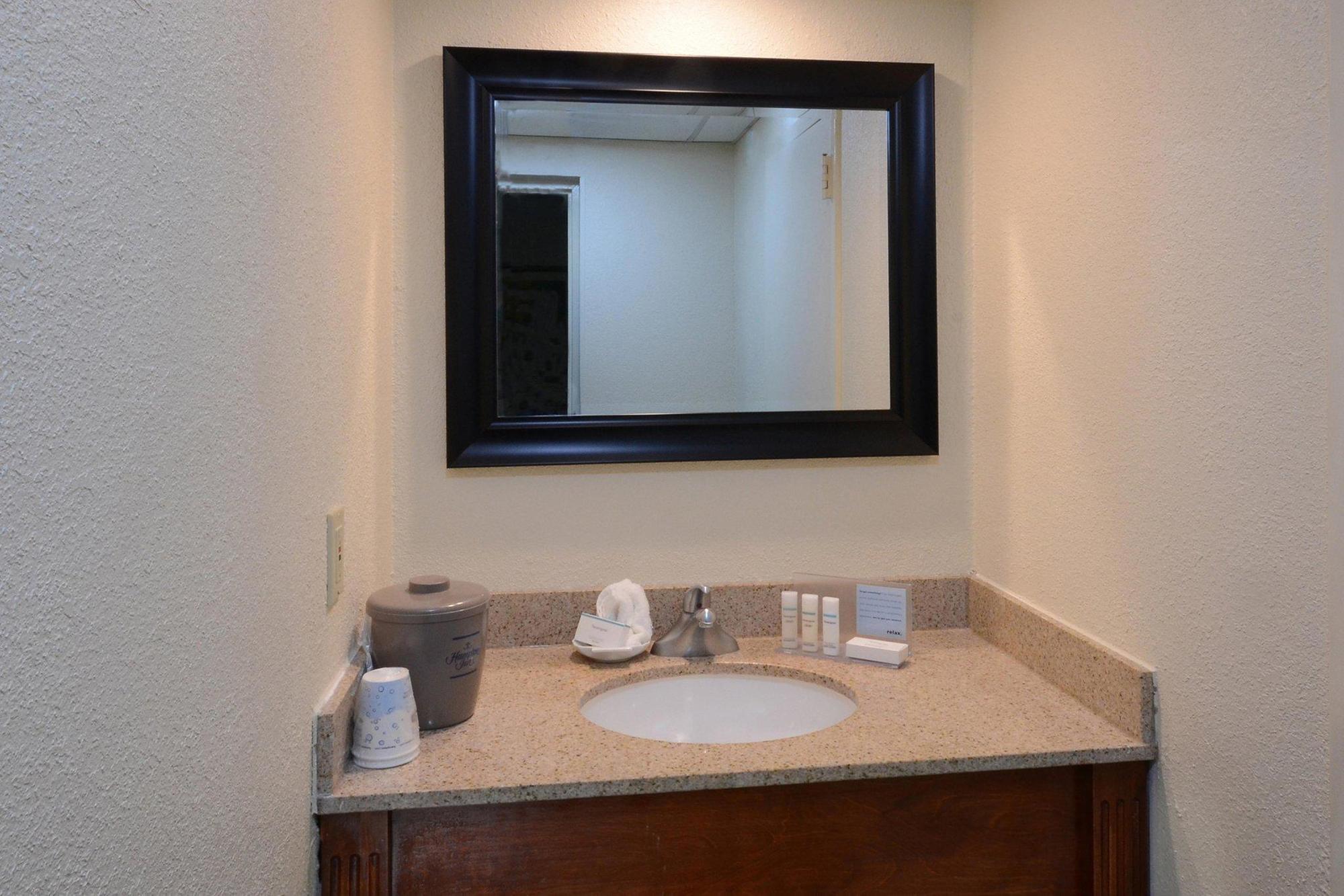 Hampton Raleigh/town Of 3*